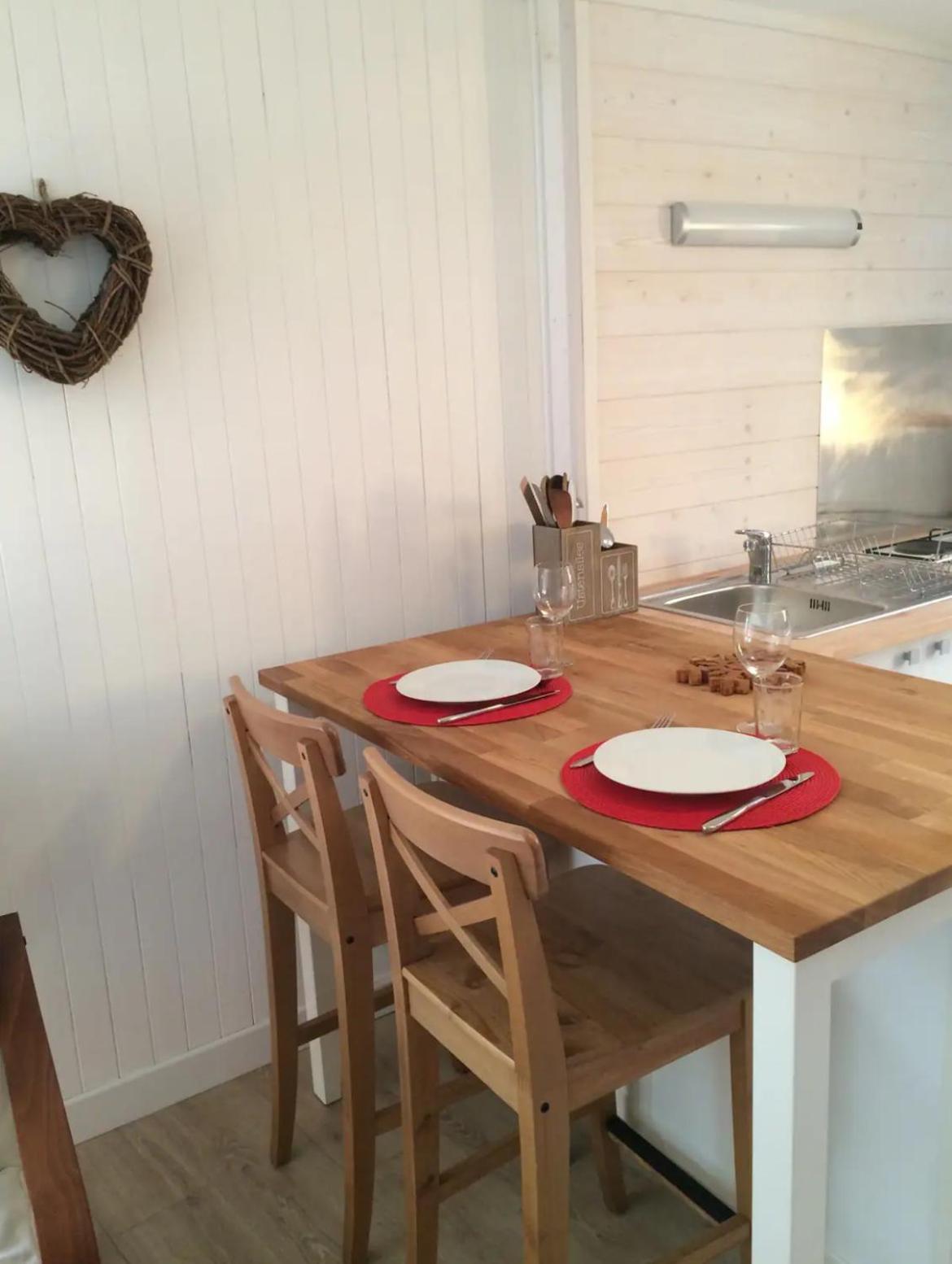 Studio Centre Village Сейяк Екстериор снимка