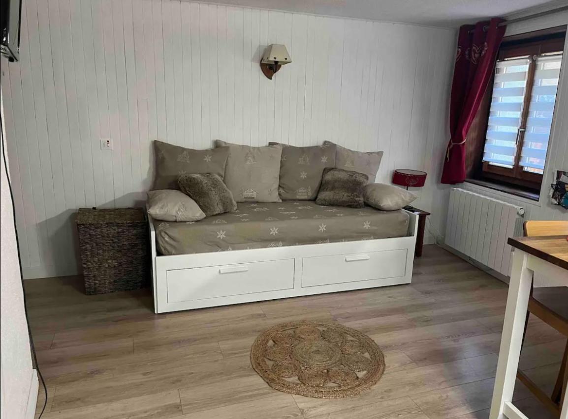Studio Centre Village Сейяк Екстериор снимка